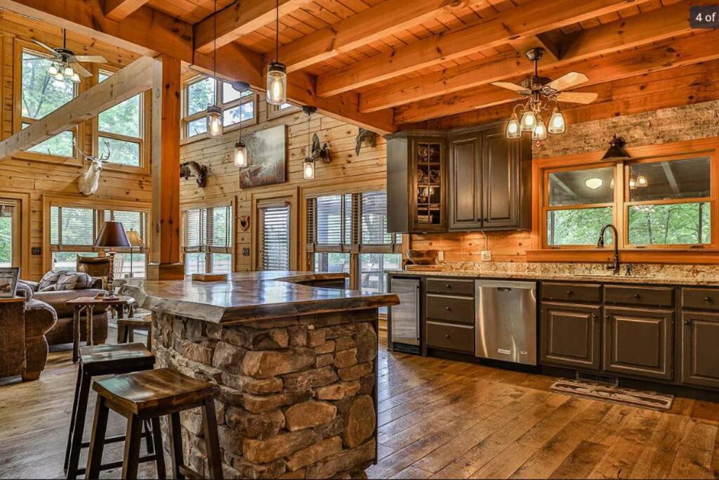 Blue Ridge Bliss- Spacious Cabin, Pets, Hot Tub! Exteriér fotografie
