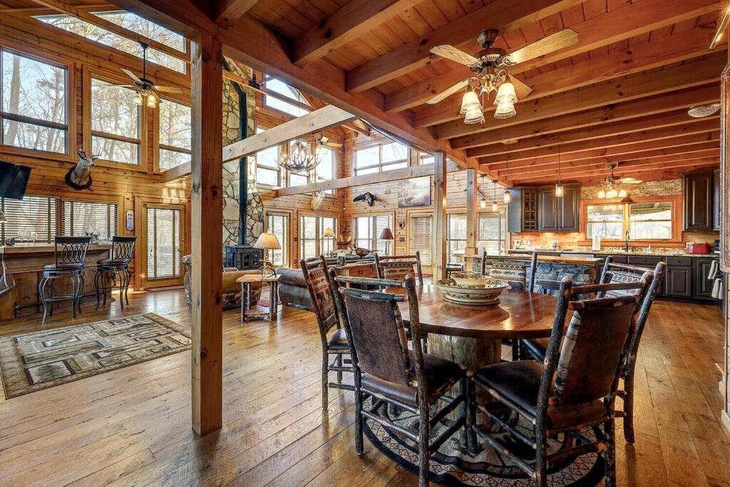 Blue Ridge Bliss- Spacious Cabin, Pets, Hot Tub! Exteriér fotografie