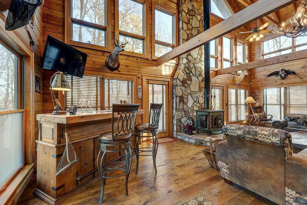 Blue Ridge Bliss- Spacious Cabin, Pets, Hot Tub! Exteriér fotografie
